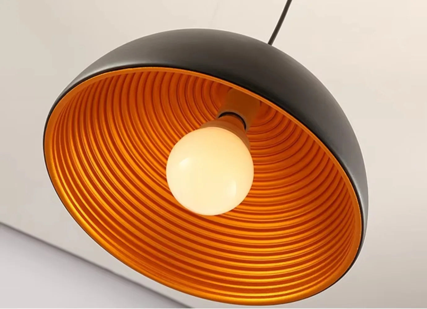 Modern Black/White Retro Pendant Light – Industrial Style Hanging Lamp for Bars, Cafes, Bedrooms, and Restaurants