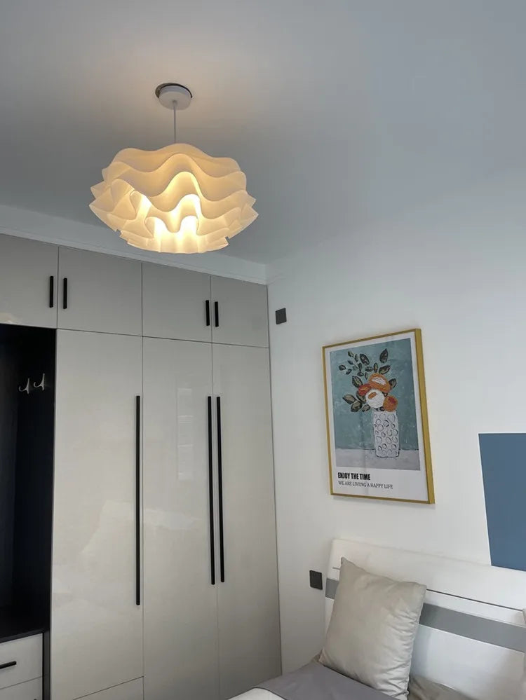 Postmodern White Flower LED Pendant Light – Elegant Petal Design for Bedrooms, Restaurants, Bars, and Stores