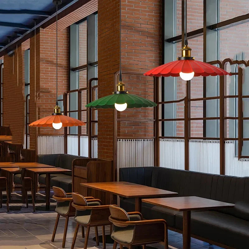 American Retro Red Industrial Pendant Lamp – Modern LED Iron Art Lighting for Restaurants and Hot Pot Decor